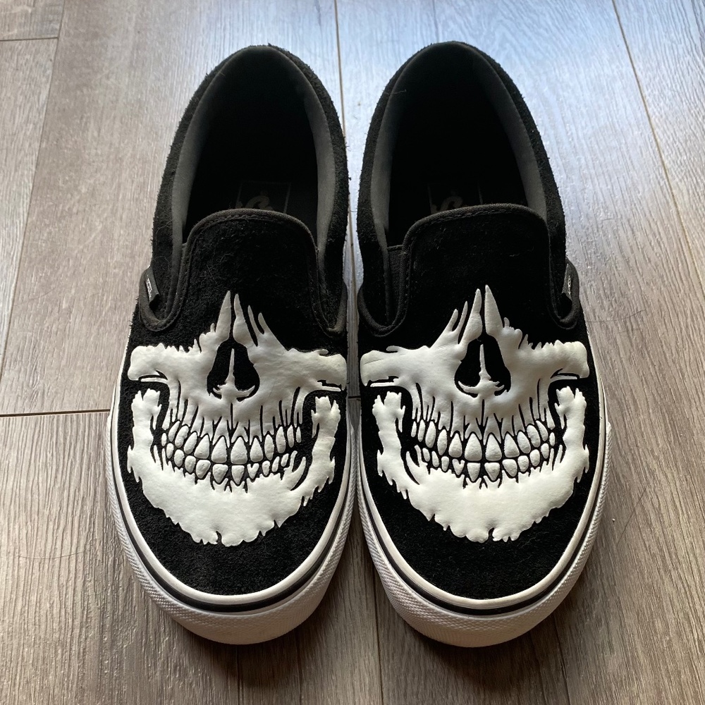 MINT CONDITION: Vans Classic Slip-On 'Jawbones'